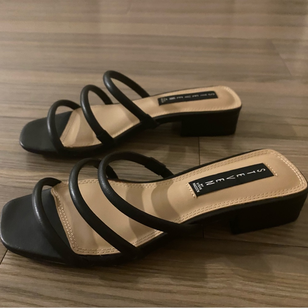 Steven by Steve Madden black sandals size 7. Only wore one time.
